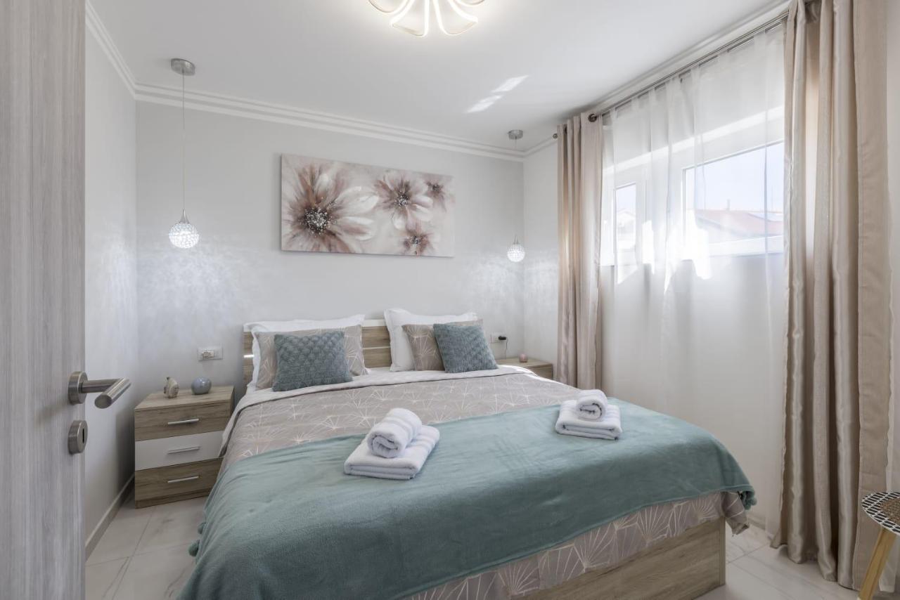 Royal Rose Gold Apartment 보디체 외부 사진